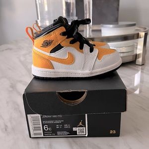 White, yellow & black Jordan 1s